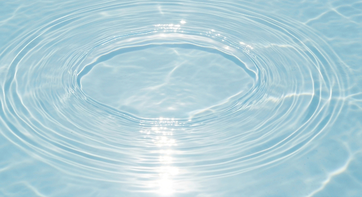 JPG 편집이미지 자연 풍경 물 빛 반사 평화 맑음 수중 고요 수면 조화 물리학 뷰티풀 이미지편집 AI컴퓨터그래픽 AI콘텐츠 자연요소 교육 컨셉 날씨 생태계 물리 파일형식