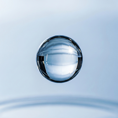 JPG 모양 편집이미지 백그라운드 자연 공중 물 파란색 반사 고요 물방울 투명 작음 크기 부드러움 차분 이미지편집 AI컴퓨터그래픽 AI콘텐츠 자연요소 컬러 컨셉 감각 생태계 파일형식