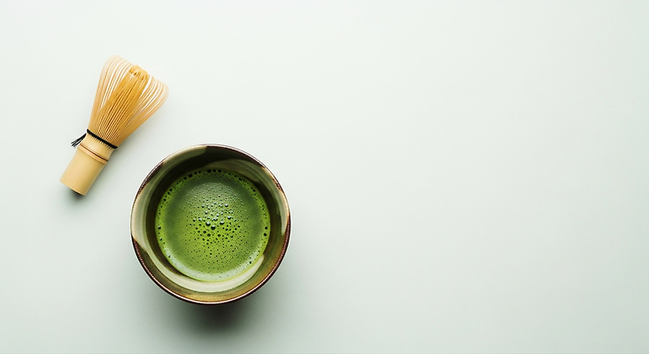 JPG 편집이미지 음료 카페 녹차 말차 차마시기 차잎 편집실사 AI포토 AI콘텐츠 잎 차_음료 상점 마시기 CG 파일형식