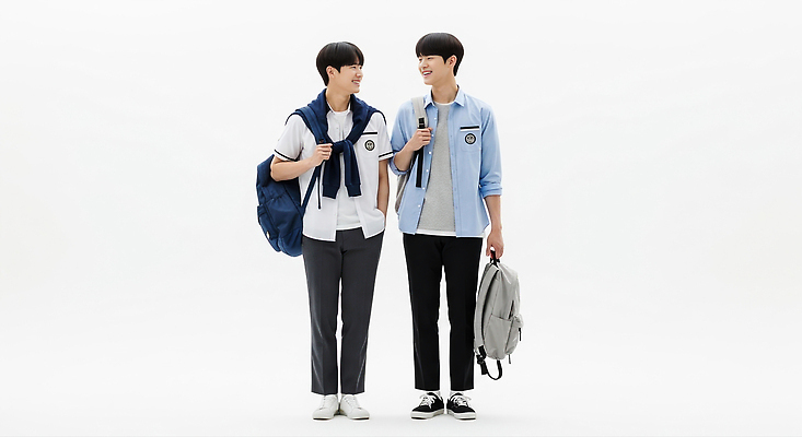 JPG 편집이미지 학생 패션 교실 학교 모션 청소년 이야기 미소 친구 카메라 연결 즐거움 백팩 소통 의료성형뷰티 편집실사 AI인물포토 AI콘텐츠 교육 감정 컨셉 가방 관계 표정 사람 전자제품 CG 파일형식 AI포토