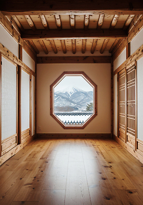 JPG 나무 편집이미지 전통 디자인 문화 겨울 자연 산 한국 실내 풍경 고요 공간 방 편안함 명상 편집실사 AI포토 AI콘텐츠 식물 계절 아시아 내부 감각 CG 생태계 파일형식