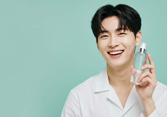 JPG 편집이미지 남자 포즈 백그라운드 미소 웃음 청춘 뷰티 촬영 청결 화장품 매력적 스킨케어 의료성형뷰티 스타일 편집실사 AI인물포토 AI콘텐츠 컨셉 표정 사람 위생 CG 파일형식 AI포토