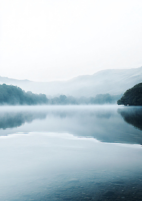 JPG 편집이미지 호수 여유 자연 아침 산 미소 풍경 물 평화 맑음 고요 안개 숲 차분 편집실사 AI포토 AI콘텐츠 주간 자연요소 감정 컨셉 날씨 표정 CG 생태계 파일형식