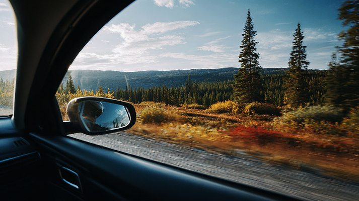 JPG 나무 편집이미지 길 여행 창문 자연 하늘 휴식 풍경 야외 드라이브 즐거움 알프스 편집실사 AI포토 AI콘텐츠 식물 감정 유럽 컨셉 운전 CG 생태계 파일형식