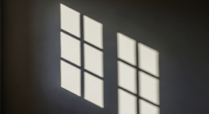 JPG 편집이미지 디자인 곡선 창문 그림자 내부 건물 빛 평화 어둠 방 분위기 편집실사 AI포토 AI콘텐츠 건축물 선 컨셉 CG 파일형식