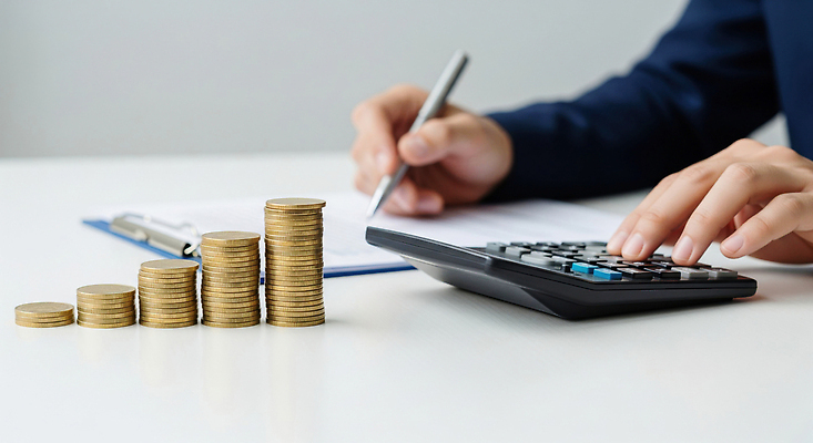 JPG 편집이미지 손 돈 관리 금융 계산기 작업 계획 문서 투자 금화 회계 수입 재정 의료성형뷰티 연말정산 비용 편집실사 컨셉 비즈니스 문구용품 신체부위 경제 장비 재산 황금 CG 파일형식