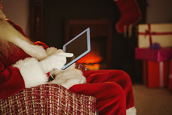 포토 JPG 해외이미지 백인 라이프스타일 노년 남자 행복 크리스마스장식 크리스마스 거실 가정 불 아파트 주택 따뜻함 한명 장식 태블릿 크리스마스트리 산타클로스 평화 축제 터치 장식볼 축하 벽난로 안락의자 전나무 터치스크린 노인남자한명만 해외202004 해외포토 자연요소 서양인 나무 1 기념일 감정 컨셉 의자 사람 성인 건물 생활 전자제품 스마트기기 남자한명만 노인남자만 파일형식