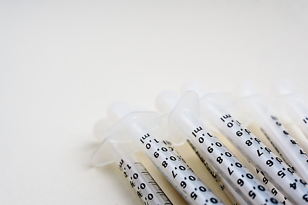 포토 JPG 해외이미지 과학 세포 건강 병원 주사기 사람없음 치료 약 장비 의사 흰색 기구 바늘 보호 질병 오브젝트 만족 예방 날카로움 감염 주사약 반대 외과 중독 당뇨병 돌봄 마약 백신 에이즈 예방접종 인슐린 종양 해외202004 해외포토 감정 컬러 컨셉 의학 의료기기 모션 의료진 도구 접종 파일형식