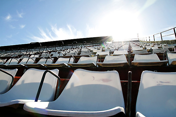 포토 JPG 해외이미지 선 스포츠 패턴 벤치 의자 부분 앉기 이벤트 사람없음 야외 파란색 빛 햇빛 태양 숫자 축구 경쟁 경기장 공백 콘서트 무대 게임 플라스틱 일반 노려봄 객석 등급 점화 줄서기 해외202004 해외포토 자연요소 문자 컬러 가구 컨셉 무늬 스포츠시설 모션 재질 놀이 표정 구기 공연 파일형식