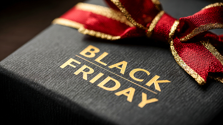 JPG 편집이미지 명절 리본 포장 탁자 선물 쇼핑 상자 세일 기쁨 화려 소비 소중 준비 블랙프라이데이 이미지편집 AI컴퓨터그래픽 AI콘텐츠 전통 기념일 감정 가구 컨셉 데이이벤트 파일형식