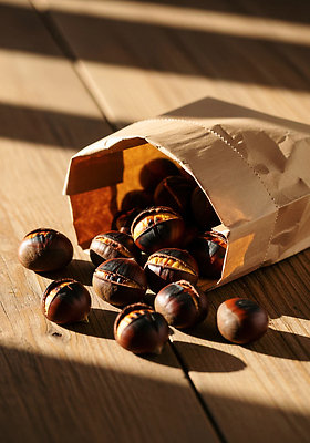 계절 음식 컨셉 봉투 바닥 태양 감각 CG 생태계 파일형식 종이봉투 나무바닥 햇빛 디저트 여름 자연 패키지 편안함 따뜻함 재료 거리 맛 과일 JPG 편집실사 편집이미지