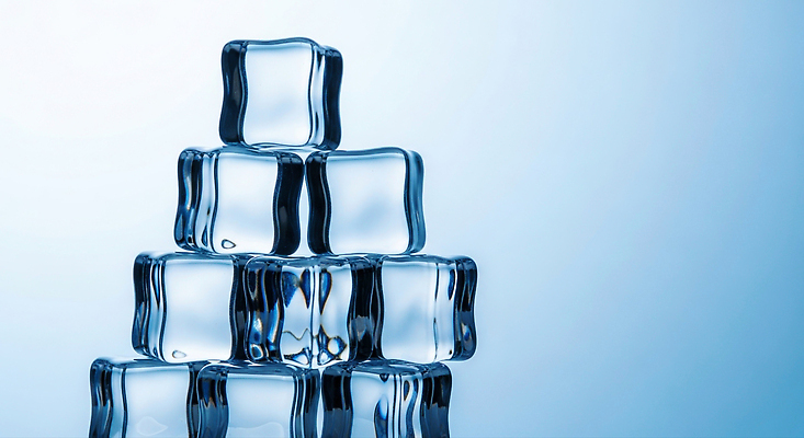 자연요소 컬러 컨셉 모션 도움 CG 진열장 파일형식 얼음 조각 차가움 투명 쌓기 파란색 백그라운드 깨끗함 오브젝트 구출 크기 시원함 쇼케이스 조명 편집이미지 편집실사 JPG