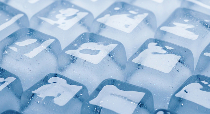 자연요소 계절 컨셉 날씨 얼음 CG 파일형식 큐브 여름 더위 상자 투명 깨끗함 차가움 음료 물 얼음조각 편집이미지 편집실사 JPG