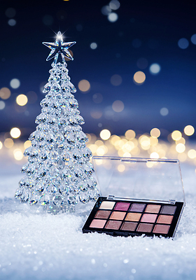 JPG 편집이미지 컬러 크리스마스장식 크리스마스 겨울 조명 장식 반짝임 화장 크리스마스트리 파티 화장품 팔레트 장면 뷰티풀 편집실사 계절 기념일 모션 이벤트 뷰티 CG 파일형식