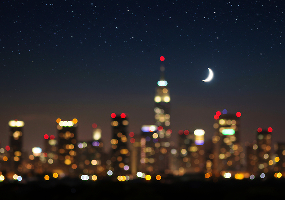 JPG 편집이미지 별 야경 밤하늘 하늘 조명 풍경 건물 빛 도시 초승달 대도시 스카이라인 뷰티풀 편집실사 자연요소 건축물 달 야간 CG 파일형식 풍경_경치