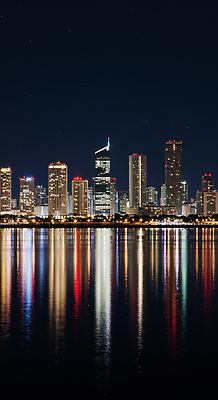 JPG 편집이미지 하늘 조명 풍경 건물 물 반사 평화 매력적 도시 모던 조용 스카이라인 편집실사 자연요소 건축물 컨셉 CG 파일형식