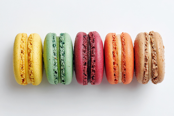 음식 컬러 컨셉 디저트 상점 맛 CG 파일형식 마카롱 노란색 초록색 빨간색 주황색 갈색 빵집 과자 달콤 일렬 편집이미지 편집실사 JPG