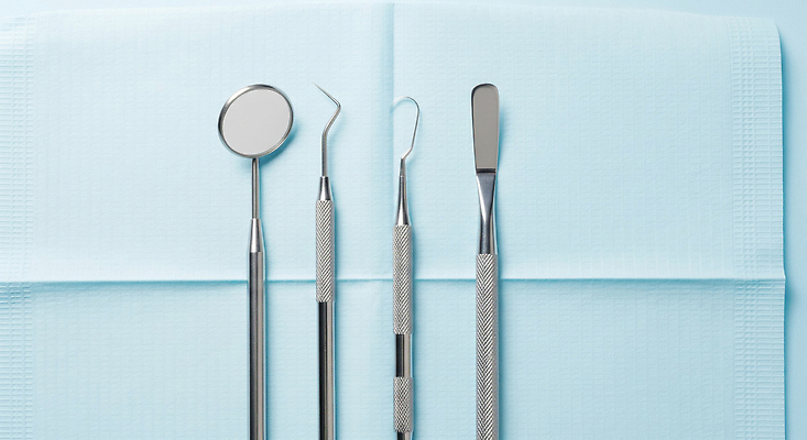 편집이미지 컬러 의학 재질 건강 병원 의료진 파일형식 치과 도구 장비 치료 진료 상담 파란색 의사 안전 위생 금속 손잡이 청소 JPG 치아건강 의료성형뷰티 이미지편집