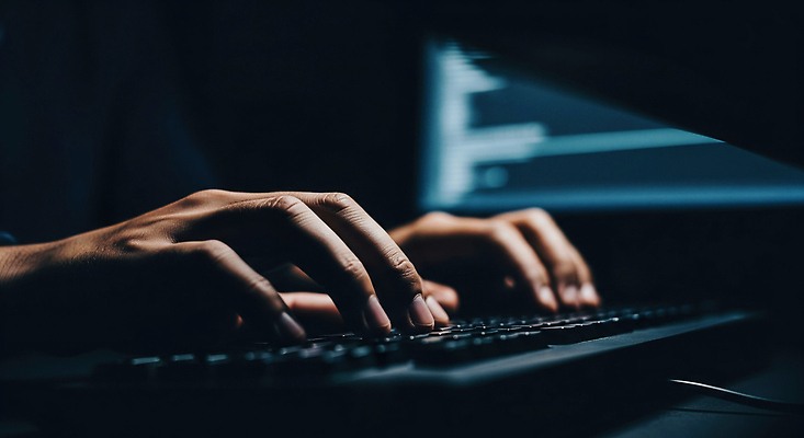 컨셉 비즈니스 신체부위 전자제품 작업 범죄 CG 개발 파일형식 컴퓨터 키보드 손 집중 스크린 타이핑 기술 프로그래밍 자료 정보 소프트웨어 사무실 편집실사 편집이미지 JPG 사이버범죄 의료성형뷰티