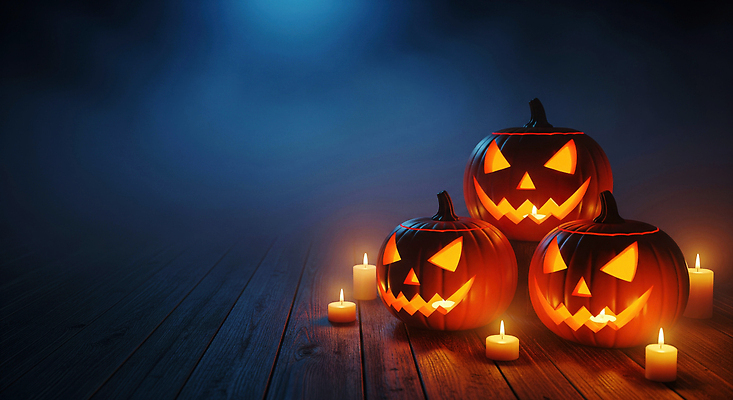 JPG 편집이미지 전통 감정 컬러 야경 촛불 탁자 호박 장식 빛 할로윈 분위기 고독 나무바닥 이미지편집 AI컴퓨터그래픽 AI콘텐츠 가구 컨셉 채소 초 바닥 야간 파일형식 풍경_경치