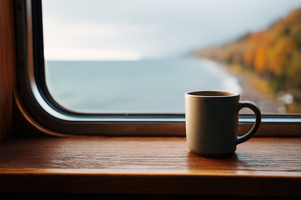 주간 계절 무기 음료 바다 컨셉 풍경 태양 CG 생태계 파일형식 커피 창 해변 고요 햇빛 따뜻함 아침 오후 여행 휴식 평화 자연 물가 편집실사 편집이미지 JPG 가을