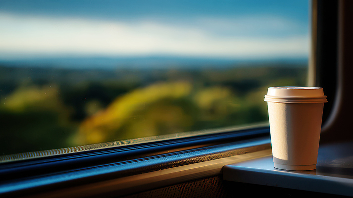 식기 계절 감정 음료 육상교통 컨셉 창문 대중교통 CG 생태계 파일형식 커피 기차 창가 자연 풍경 여행 여유 컵 휴식 오후 승객 편집실사 편집이미지 JPG 가을