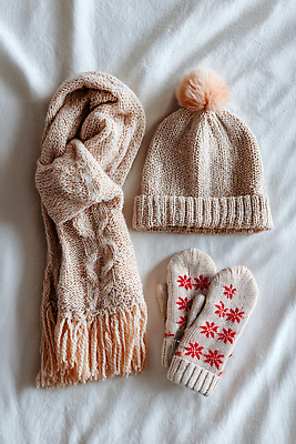 JPG 편집이미지 디자인 패션 컬러 장갑 겨울 장신구 재질 따뜻함 목도리 오브젝트 니트 스타일 편집실사 AI포토 AI콘텐츠 잡화 계절 상의 CG 파일형식