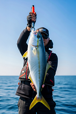 JPG 편집이미지 스포츠 바다 모션 낚시 어류 여름 수중동물 해산물 낚시꾼 바다낚시 물고기잡기 의료성형뷰티 편집실사 AI인물포토 AI콘텐츠 동물 계절 레저 잡기 CG 파일형식 AI포토