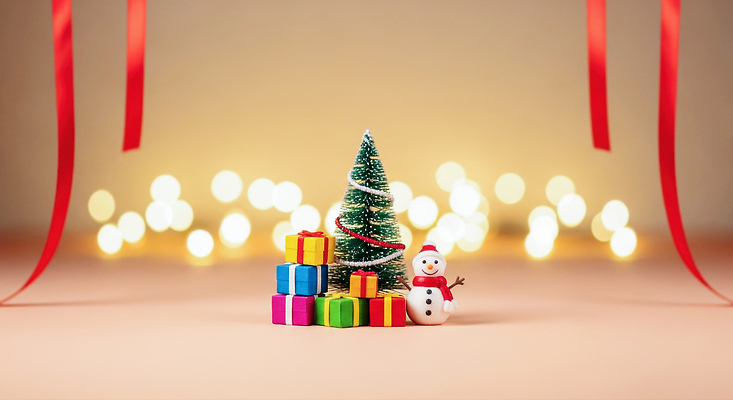 JPG 편집이미지 감정 컬러 크리스마스 겨울 포장 가족 눈사람 놀이 조명 따뜻함 선물 장식 크리스마스트리 축제 편집실사 AI컴퓨터그래픽 AI콘텐츠 계절 기념일 관계 CG 파일형식