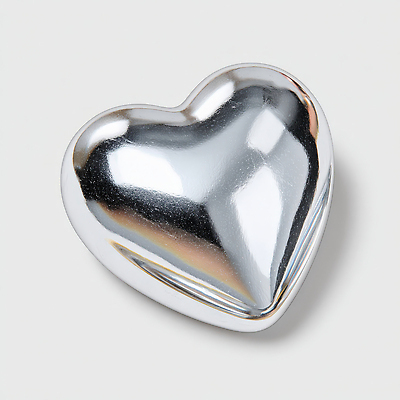 JPG 편집이미지 디자인 표면 조명 사랑 장식 반짝임 반사 금속 하트 원형 심볼 모던 그림 심플 편집3D AI컴퓨터그래픽 AI콘텐츠 모양 도형 감정 모션 재질 3D 파일형식