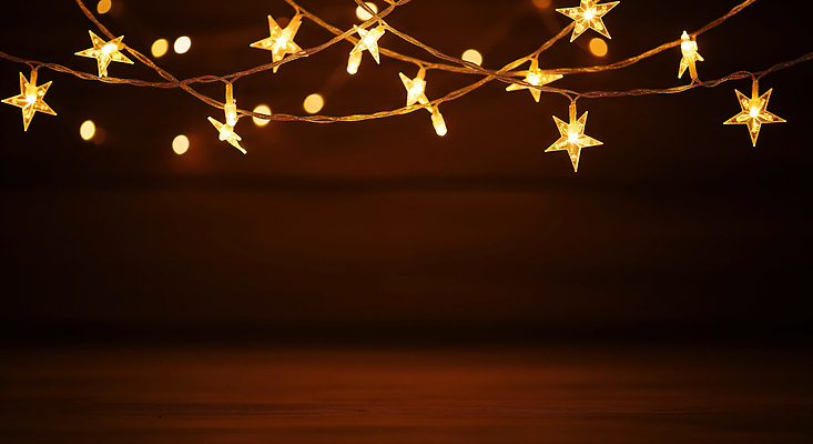 JPG 편집이미지 별 크리스마스 전구 조명 선물 장식 인테리어 파티 상점 오브젝트 방안 알전구 조명장식 이미지편집 AI컴퓨터그래픽 AI콘텐츠 자연요소 디자인 기념일 이벤트 파일형식