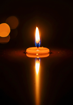 컨셉 초 불 감각 야간 CG 파일형식 촛불 불꽃 빛 고요 편안함 반사 차분 저녁 명상 조명 오픈 심플 풍경 편집실사 편집이미지 JPG