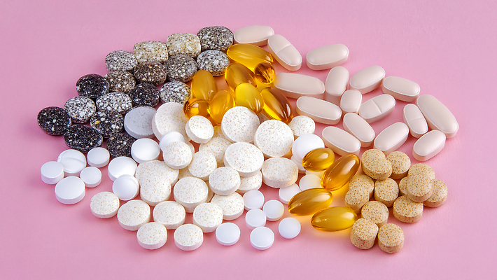 컬러 의학 건강 관리 생활 약 CG 영양소 파일형식 알약 영양제 비타민 크기 분홍색 모양 라이프스타일 웰빙 건강관리 예방 편집실사 JPG 편집이미지