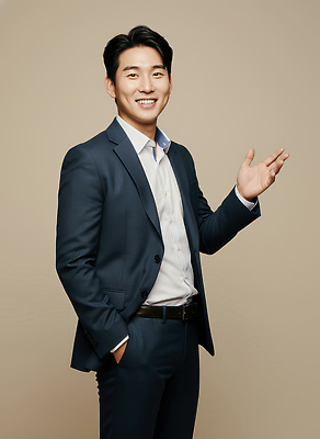 JPG 모델 편집이미지 손 남자 포즈 백그라운드 비즈니스 모션 협력 직장 웃음 정장 청바지 표현 자신감 프로필 의료성형뷰티 편집실사 옷 감정 회사 바지 표정 사람 신체부위 CG 파일형식