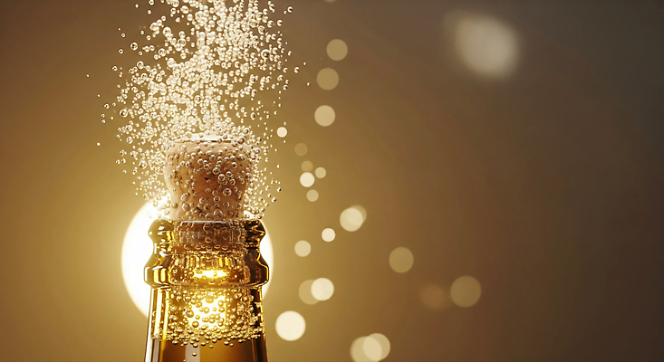 편집이미지 감정 컨셉 주류 이벤트 파일형식 샴페인 거품 축하 기념일 음료 파티 즐거움 특별함 조명 차분 순간 JPG 이미지편집