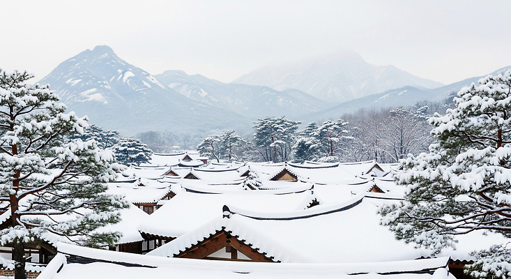 JPG 편집이미지 전통 계절 겨울 자연 산 한옥 한국 풍경 고요 흰색 조용 뷰티풀 편집실사 한국전통 아시아 컬러 고건축 CG 생태계 파일형식