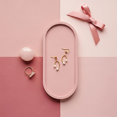 JPG 편집이미지 여자 패션 리본 분홍색 백그라운드 장신구 유행 귀걸이 로맨틱 반지 책상 오브젝트 스타일 아기자기 편집실사 컬러 가구 컨셉 사람 CG 파일형식