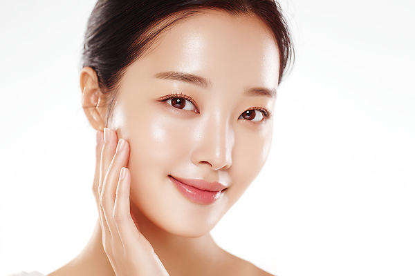 JPG 편집이미지 여자 자연 건강 미소 일상 빛 뷰티 화장품 촉촉함 피부 피부관리 부드러움 뷰티풀 편집실사 표정 사람 라이프 신체부위 젖음 감각 CG 생태계 파일형식