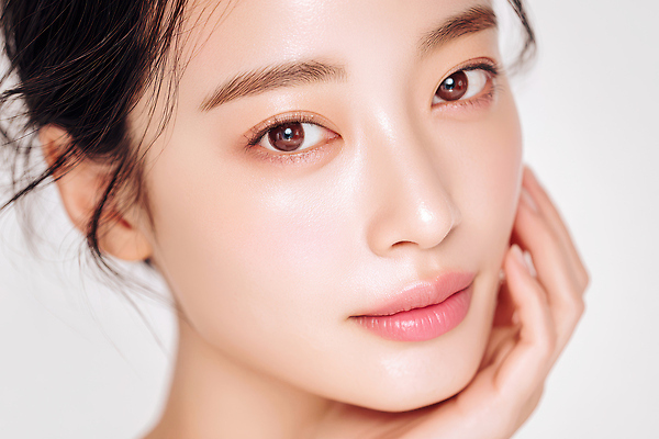 JPG 편집이미지 손 여자 얼굴 포즈 건강 미소 빛 화장 촬영 입 피부 뷰티풀 청순 편집실사 컨셉 표정 사람 신체부위 뷰티 CG 파일형식