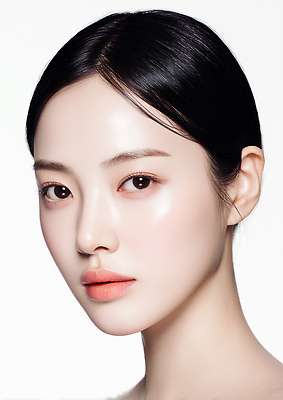 JPG 편집이미지 여자 얼굴 조명 화장 뷰티 피부 뷰티풀 자기관리 의료성형뷰티 편집실사 AI인물포토 AI콘텐츠 사람 신체부위 CG 파일형식 AI포토