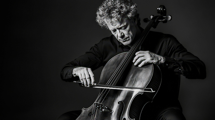 JPG 편집이미지 남자 감정 예술 악기 음악 연주 모션 사람 공연 음악가 클래식 집중 첼로 편집실사 직업 컨셉 문화예술 이벤트 CG 파일형식 찰현악기