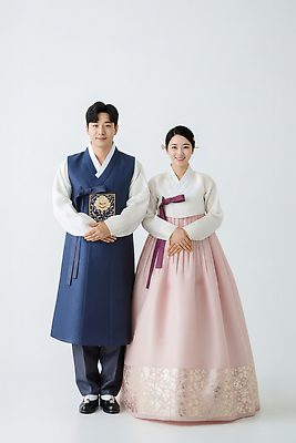 JPG 편집이미지 전통 옷 여자 남자 문화 백그라운드 결혼식 한국 밝음 미소 이벤트 우아함 한복 편집실사 한국전통 아시아 결혼 컨셉 표정 사람 전통의상 CG 파일형식