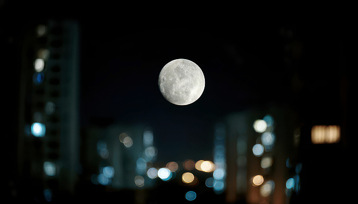 JPG 편집이미지 야경 자연 밤하늘 하늘 아파트 밝음 풍경 빛 어둠 고요 보름달 달 도시 뷰티풀 편집실사 자연요소 주택 야간 CG 생태계 파일형식 풍경_경치