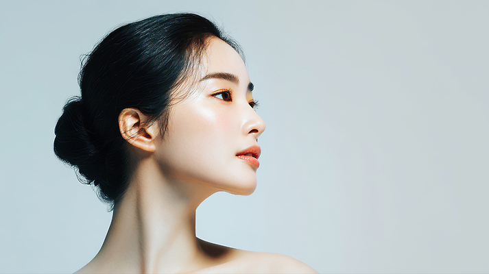 JPG 편집이미지 헤어스타일 여자 감정 조명 표정 미소 화장 뷰티 우아함 신비 뷰티풀 프로필 편집실사 AI인물포토 AI콘텐츠 컨셉 사람 CG 파일형식 AI포토