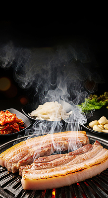 JPG 편집이미지 한식 음식 채소 반찬 김치 마늘 육류 요리 소리 연기 맛 구이 쌈 삼겹살 불판 풍요 편집실사 컨셉 식재료 돼지고기 CG 파일형식