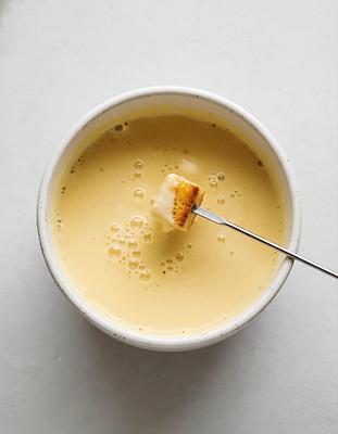 JPG 편집이미지 음식 빵 조각 재료 디저트 치즈 요리 식사 맛 크림 질감 부드러움 레시피 치즈퐁듀 편집실사 컨셉 유제품 감각 CG 퐁듀 파일형식