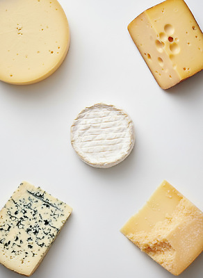 JPG 편집이미지 음식 탁자 디저트 치즈 유제품 요리 다양 흰색 맛 부드러움 경도 조합 고르곤졸라치즈 편집실사 컬러 가구 다수 컨셉 감각 CG 파일형식