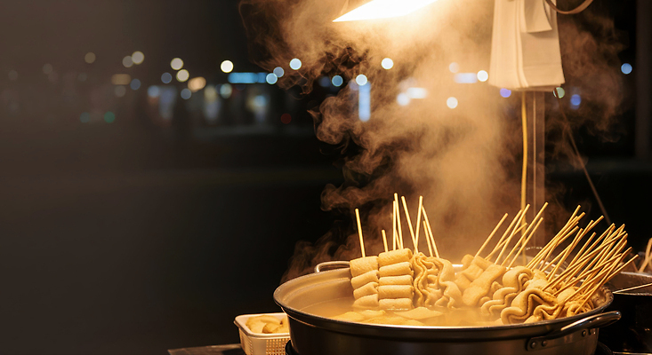 JPG 편집이미지 한식 야경 재료 거리 육류 요리 빛 꼬치 어묵 수증기 야식 노점상 길거리음식 편집실사 음식 식재료 야간 CG 파일형식 풍경_경치