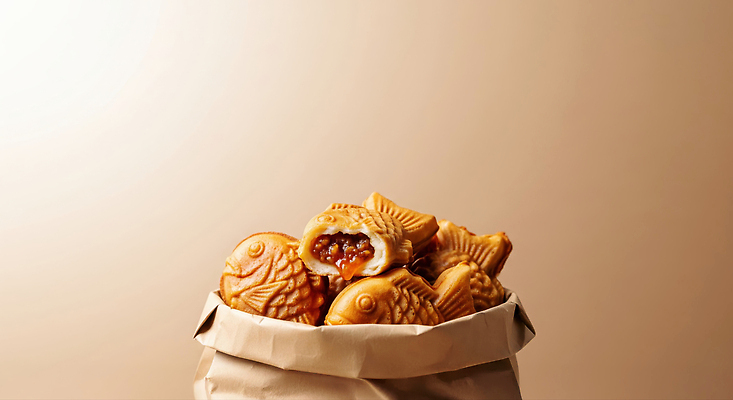 JPG 편집이미지 음식 겨울 아침 디저트 한국 따뜻함 종이봉투 달콤 팥 붕어빵 간편조리식품 편집실사 주간 계절 아시아 빵 봉투 맛 CG 겨울간식 파일형식