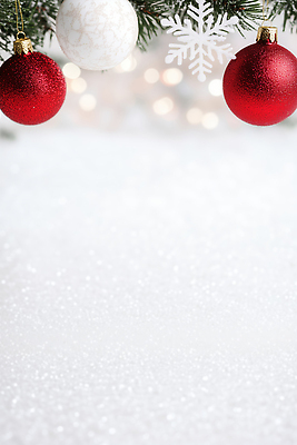 JPG 편집이미지 컬러 크리스마스 겨울 장식 빨간색 빛 크리스마스트리 축제 흰색 눈송이 분위기 편안함 구슬 오너먼트 이미지편집 AI컴퓨터그래픽 AI콘텐츠 계절 기념일 컨셉 크리스마스장식 눈_날씨 감각 파일형식